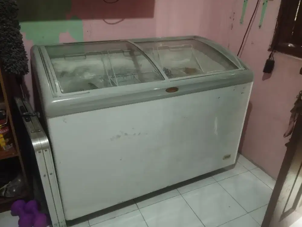 Kulkas Freezer  200L
