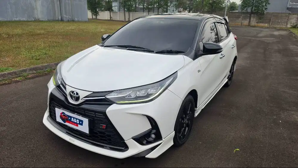 Toyota Yaris 1.5 S CVT GR Sport 2022 Putih Facelift MAtic TGN1 Record