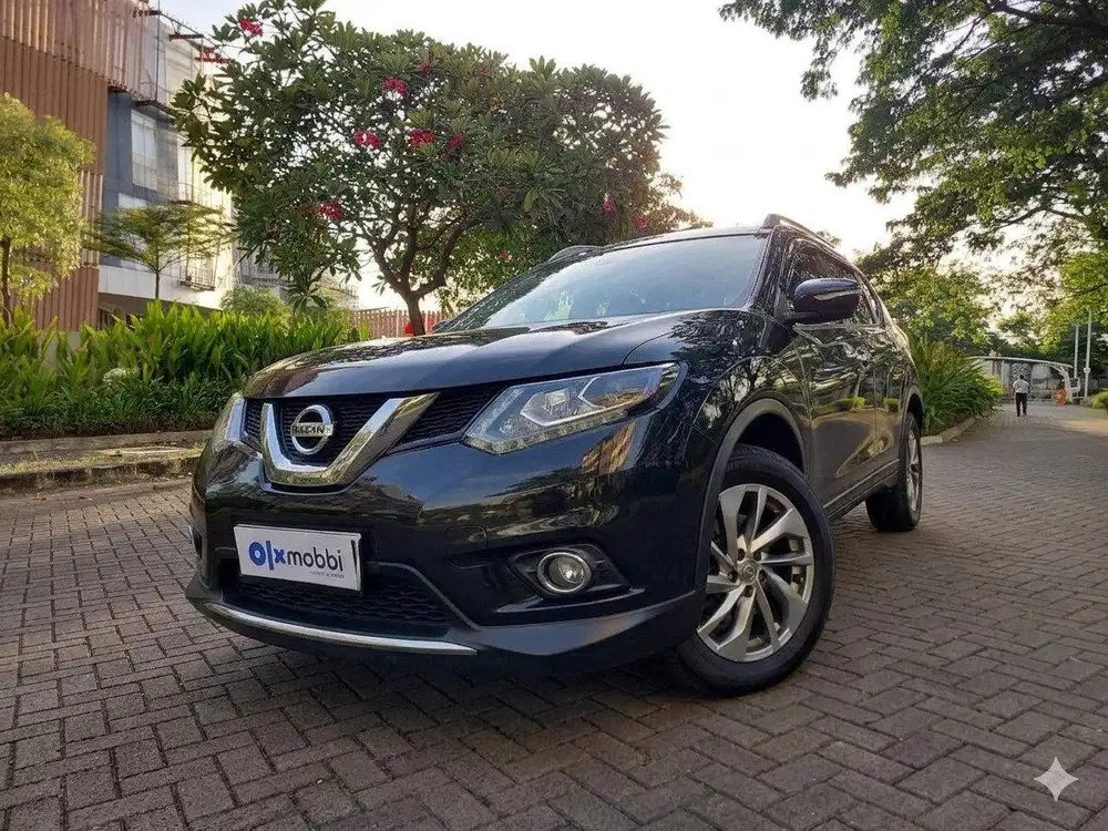 TDP 1 JUTA Nissan X-Trail 2.5 Bensin-AT 2017 Hitam CSOYB