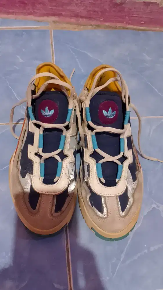 Sepatu Adidas original size 40 41 muat