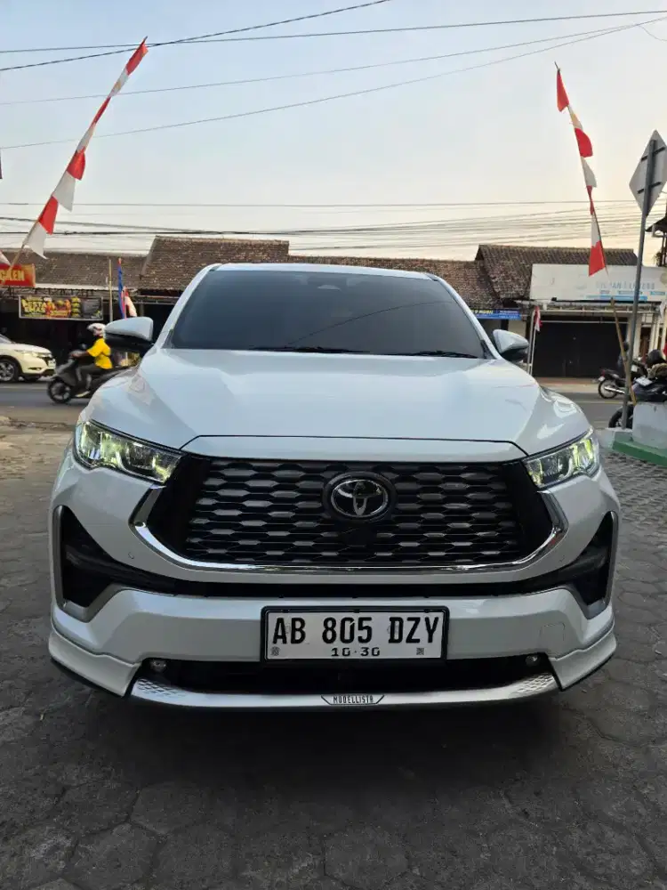 Innova zenix q hybrid modelista 2025