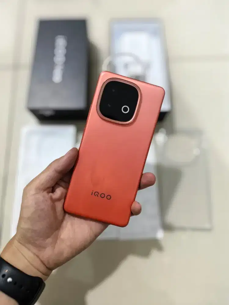 Iqoo neo 10 16/512 fullset garansi on mulus