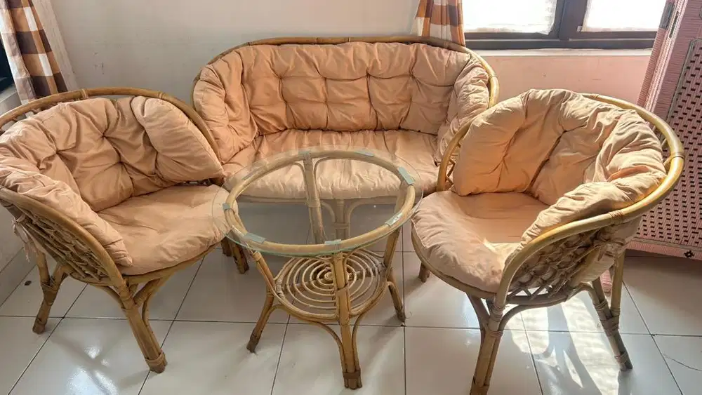 set bangku rotan dan skat