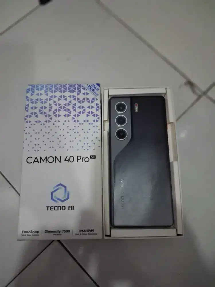 Tecno Camon 40 pro 5G 8/256 Fullset