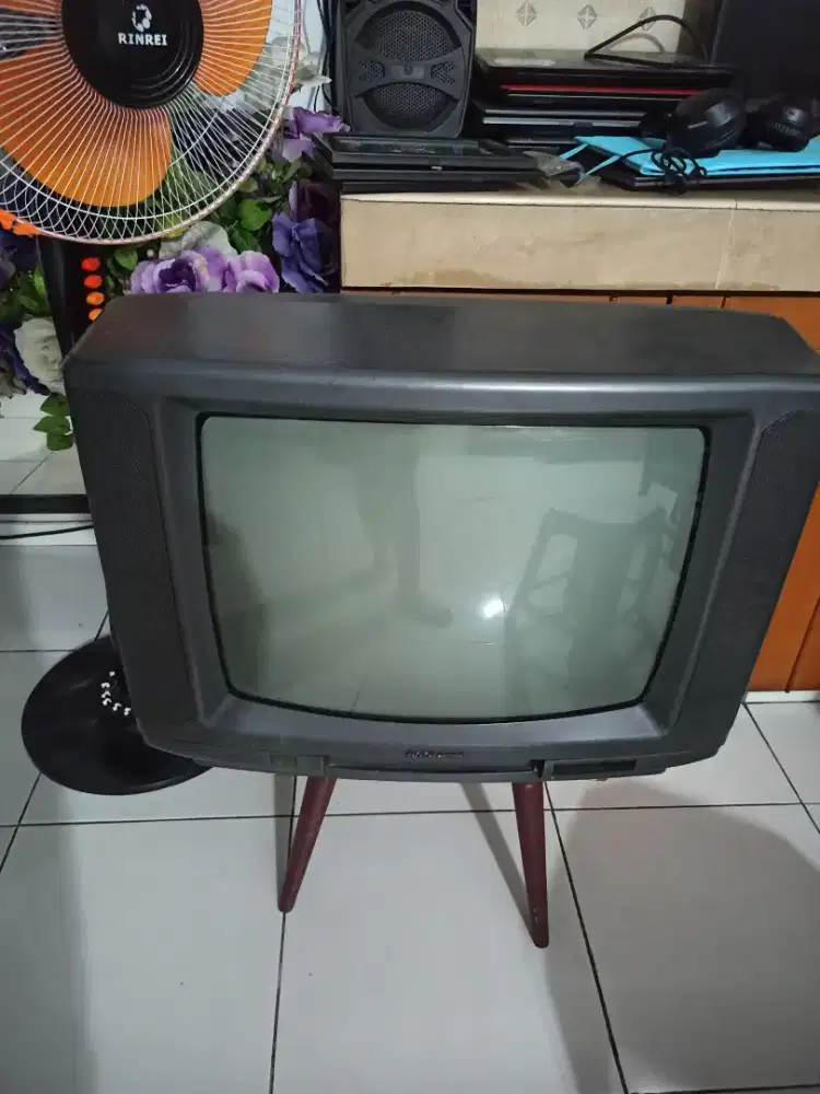 TV Tabung Bekas berfungsi aman