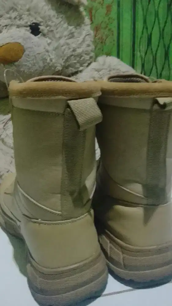 sepatu tali putar
