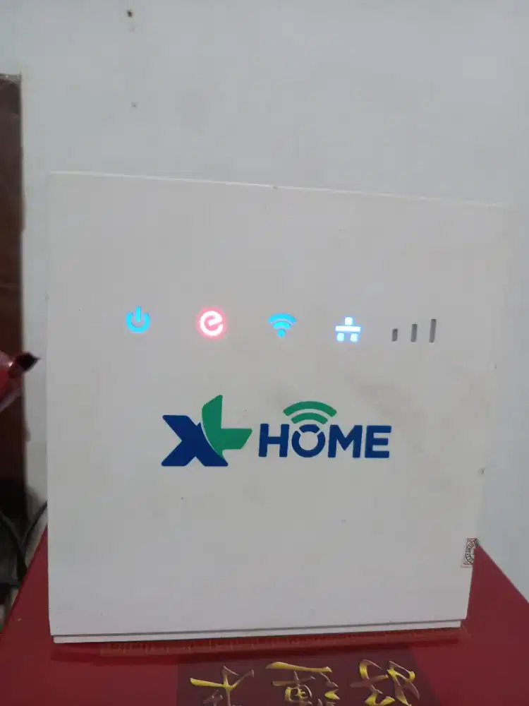 Modem xl home + chargernya only, cuma bisa jadi repeater.