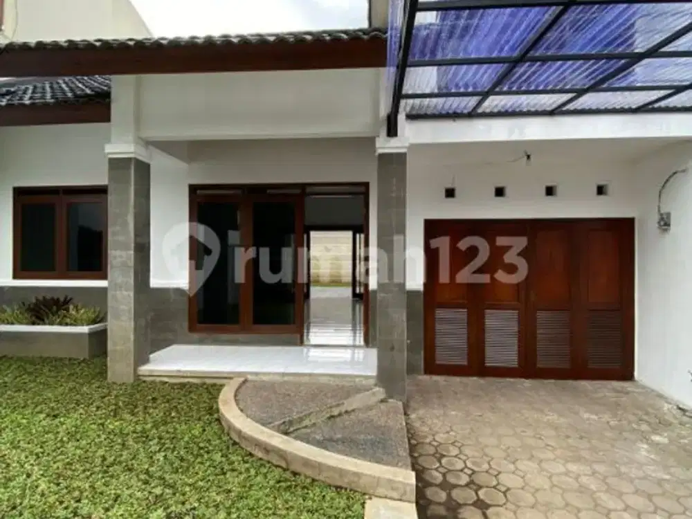 Rumah Terawat di Komplek Pondok Hijau Gegerkalong