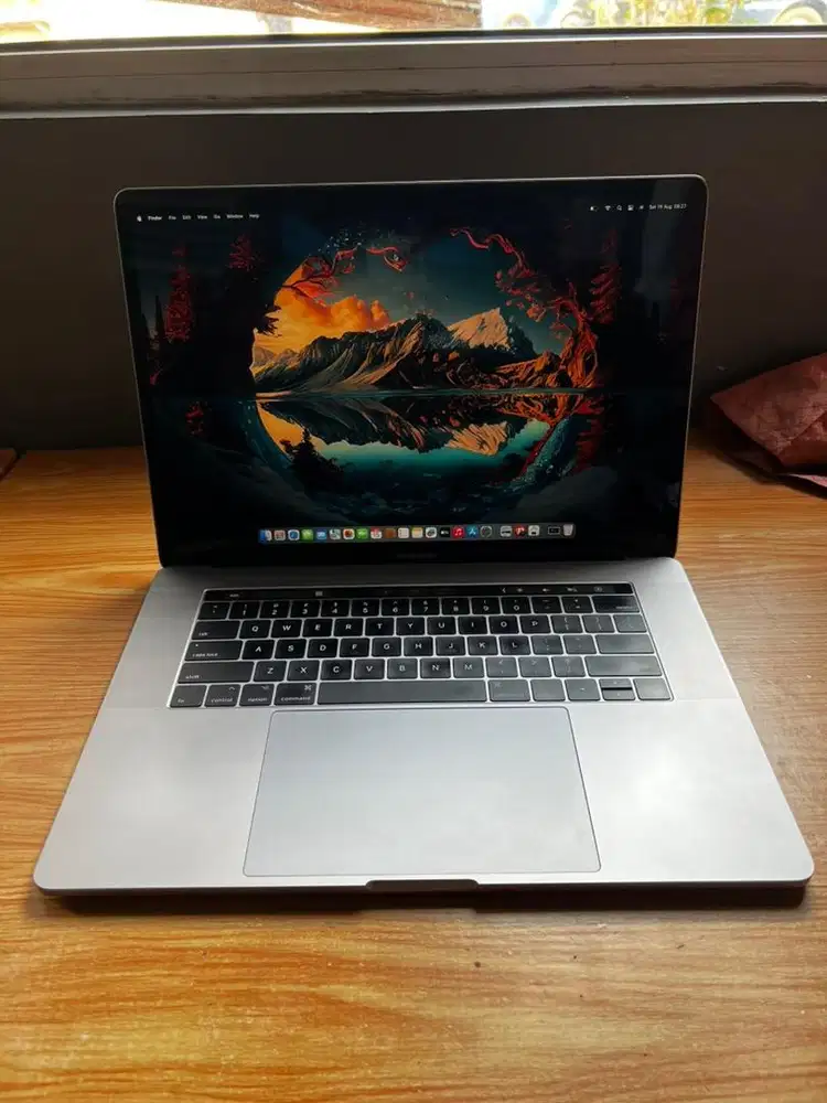 Macbook Pro Touchbar Dual vga 15inch