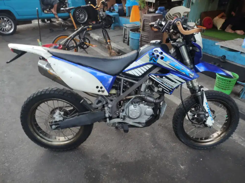 lKlx D-traker 150 th 2011 supermoto pjk 2-2027