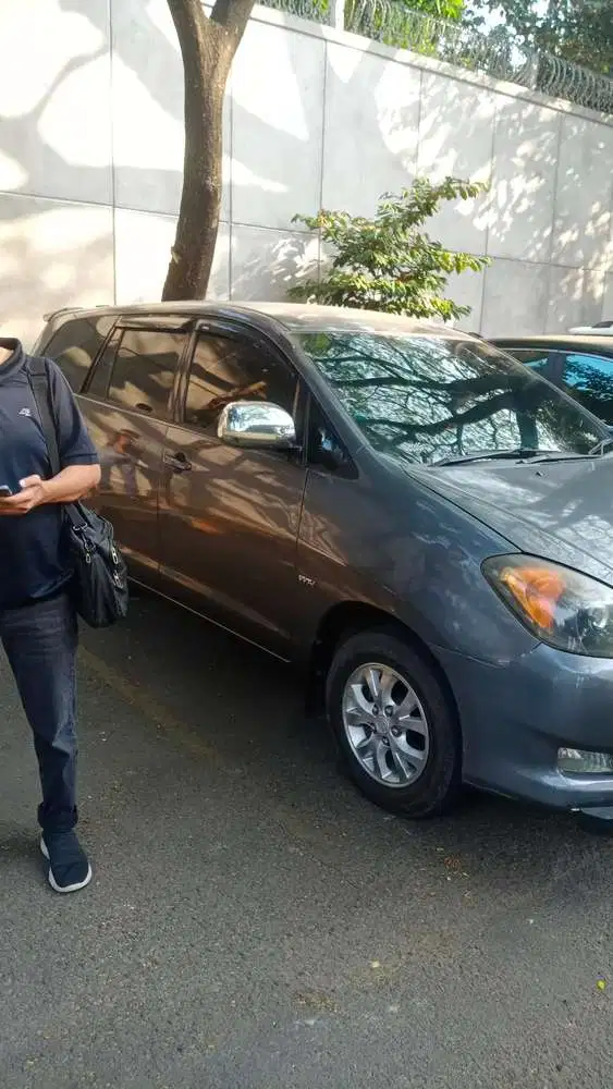 Toyota Kijang Innova 2009 Bensin