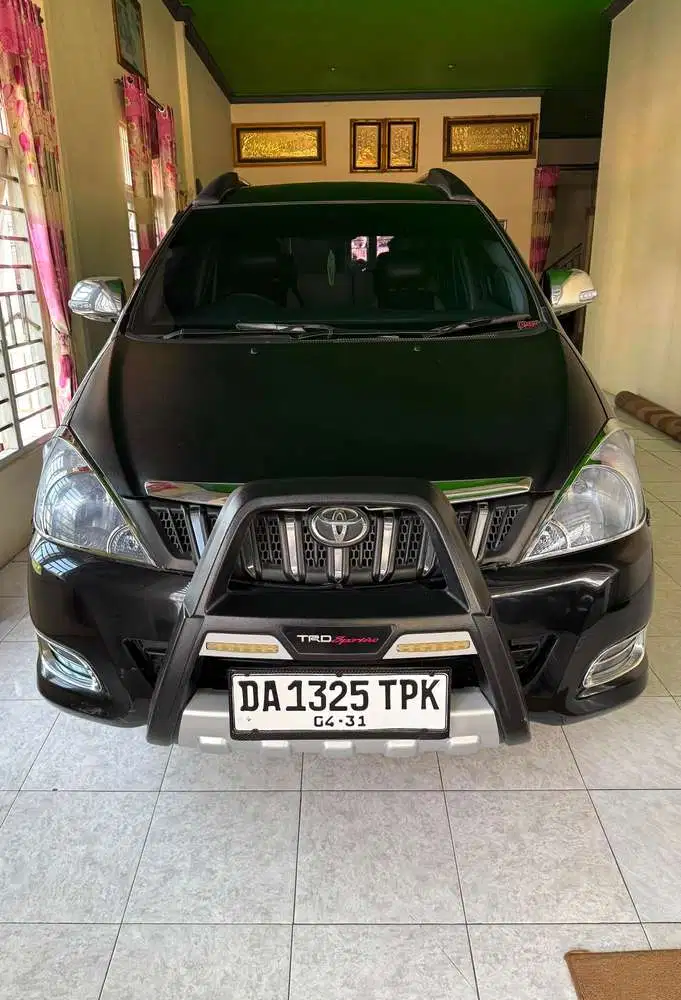 Toyota Kijang Innova 2010 Bensin