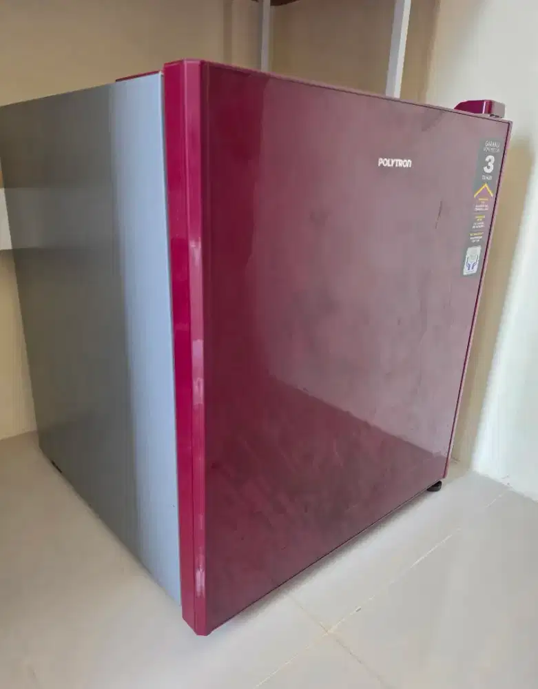 KULKAS MINI POLYTRON