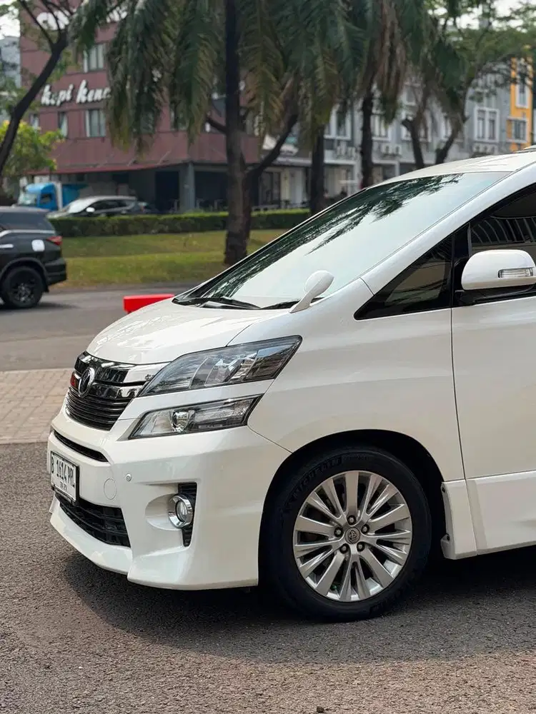Vellfire Z Audioles