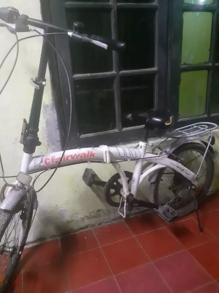 Sepeda lipat ukuran 20 masih layak pakai