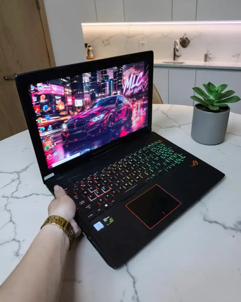 Laptop Gaming Asus Rog Strix Core i7 Ram 8/512gb Ssd Dual Vga COD