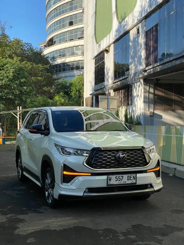 INNOVA ZENIX Q HYBRID MODELISTA 2023
