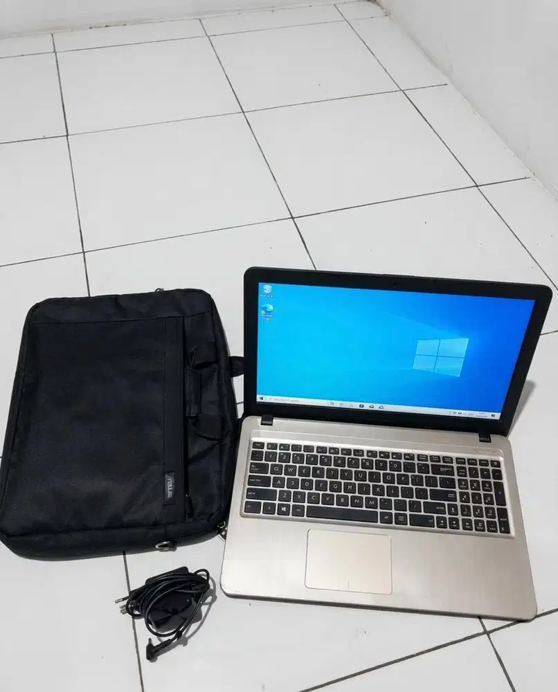 Laptop Asus x540s intel ceperan CPU N3050 1.60GHz Ram 2 GB HDD 500 GB