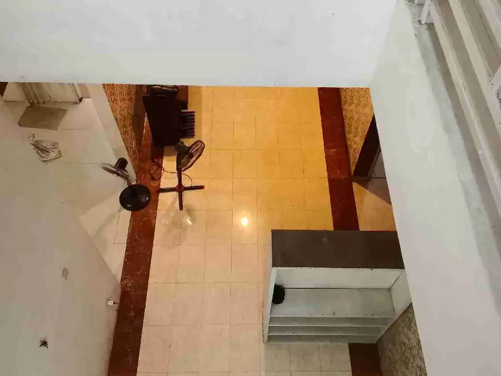 DISEWAKAN rumah 45jt pertahun lt137m lb128m kamar tidur 5 kamar mandi 5 anggrek 3 grand depok city