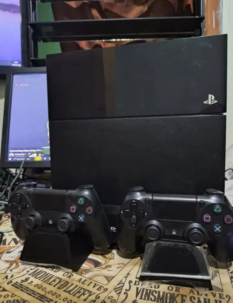PS4 fullgame 12.02 500GB + 2 STIK + DOCK