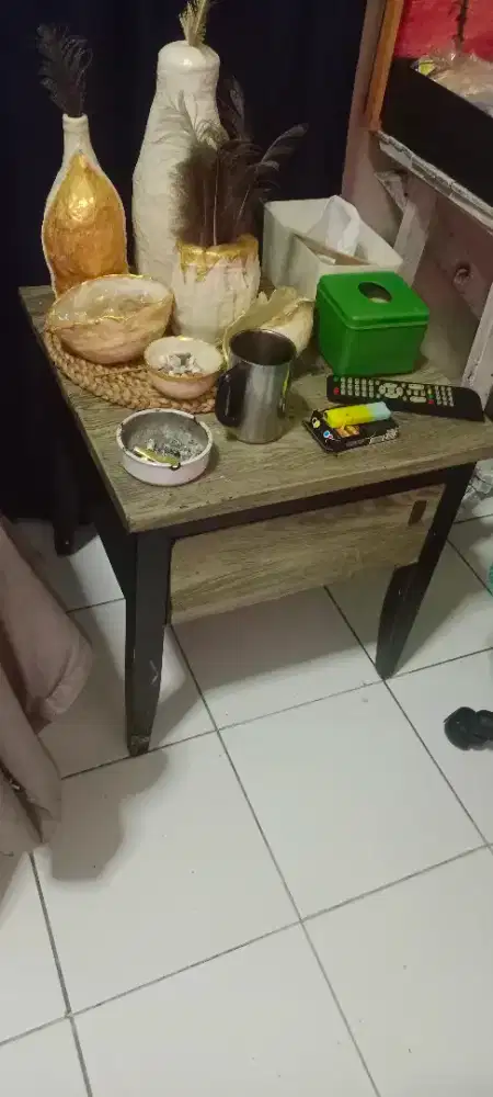 Meja sudut meja kopi