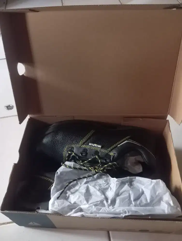 Sepatu Safety Delta Plus
