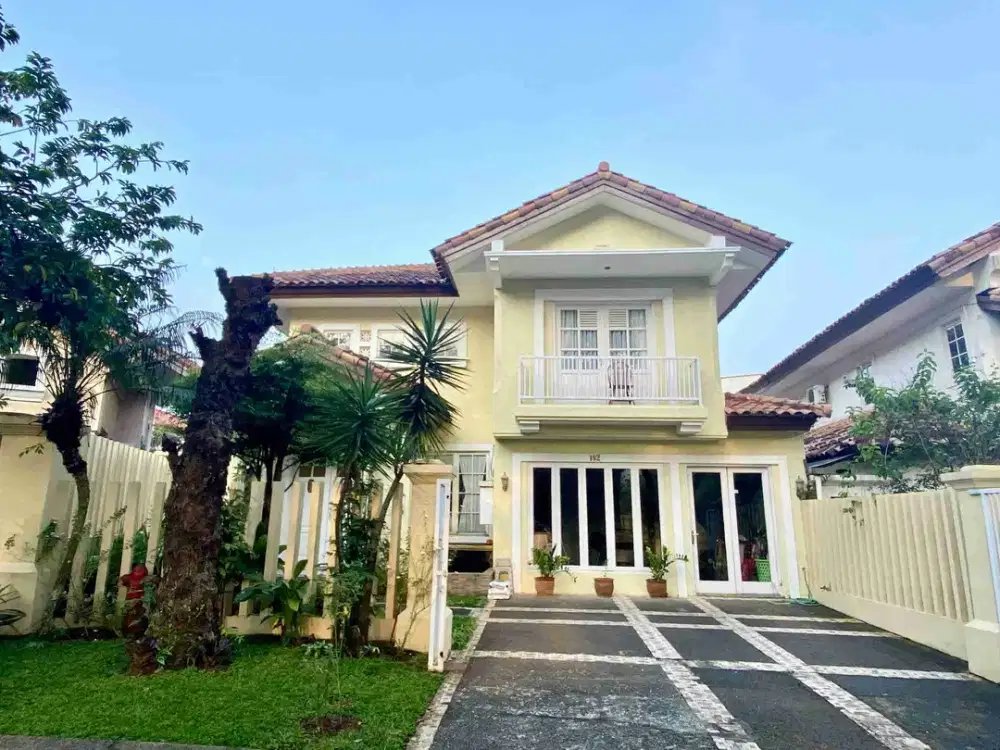 Dijual rumah luas dan mewah di sentul city dekat AEON nempel. lapangan golf