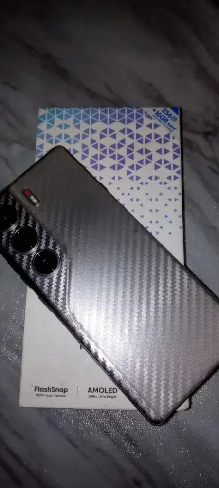 Techno Camon 40, 8/256 gb