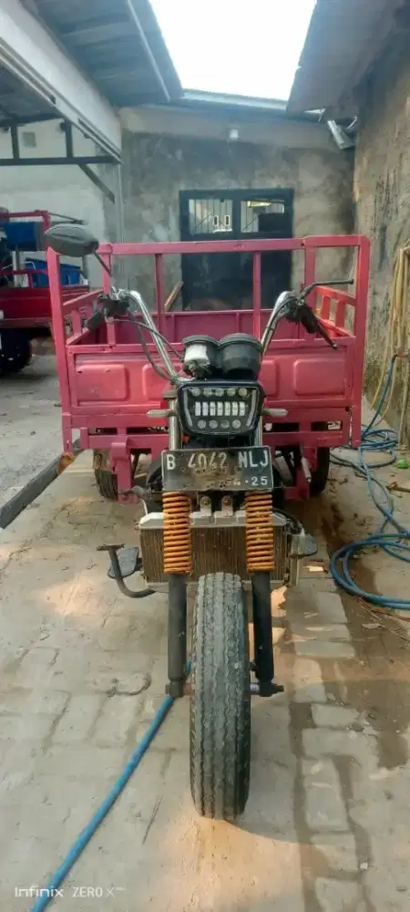 Viar roda 3 merah