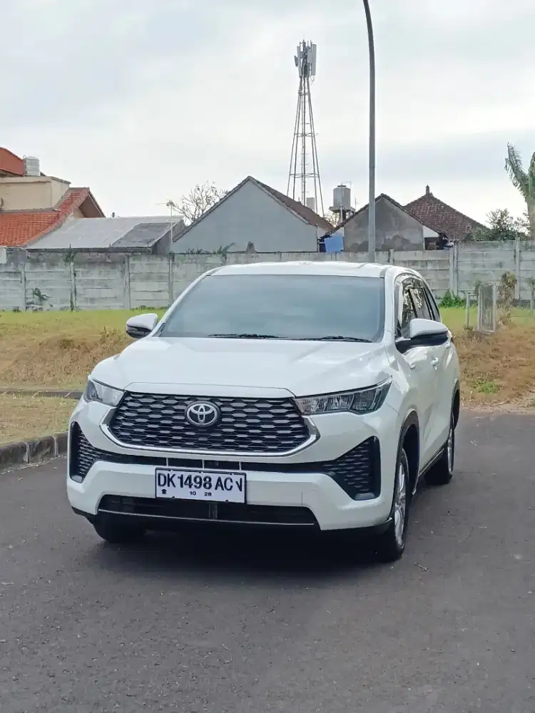 INNOVA ZENIX HYBRID KM 8 RB ASLI BALI SEPERTI BARU