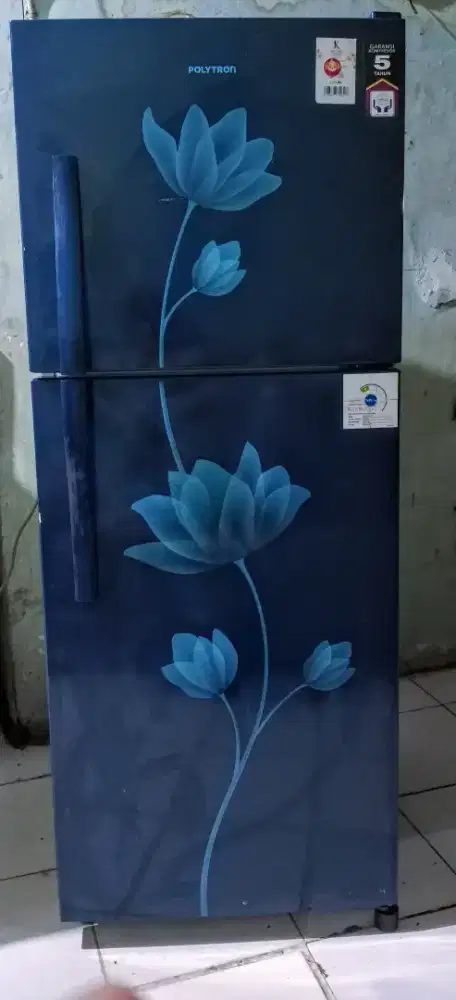 Jual kulkas 2pt politron ready mlus model baru