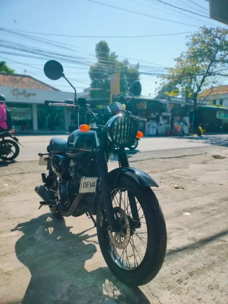 W175 Kawasaki black Deva motor