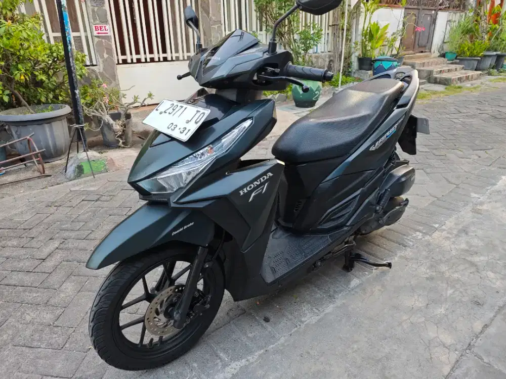 BU vario 150 2016 kondisi sgt bagus samsat manyar
