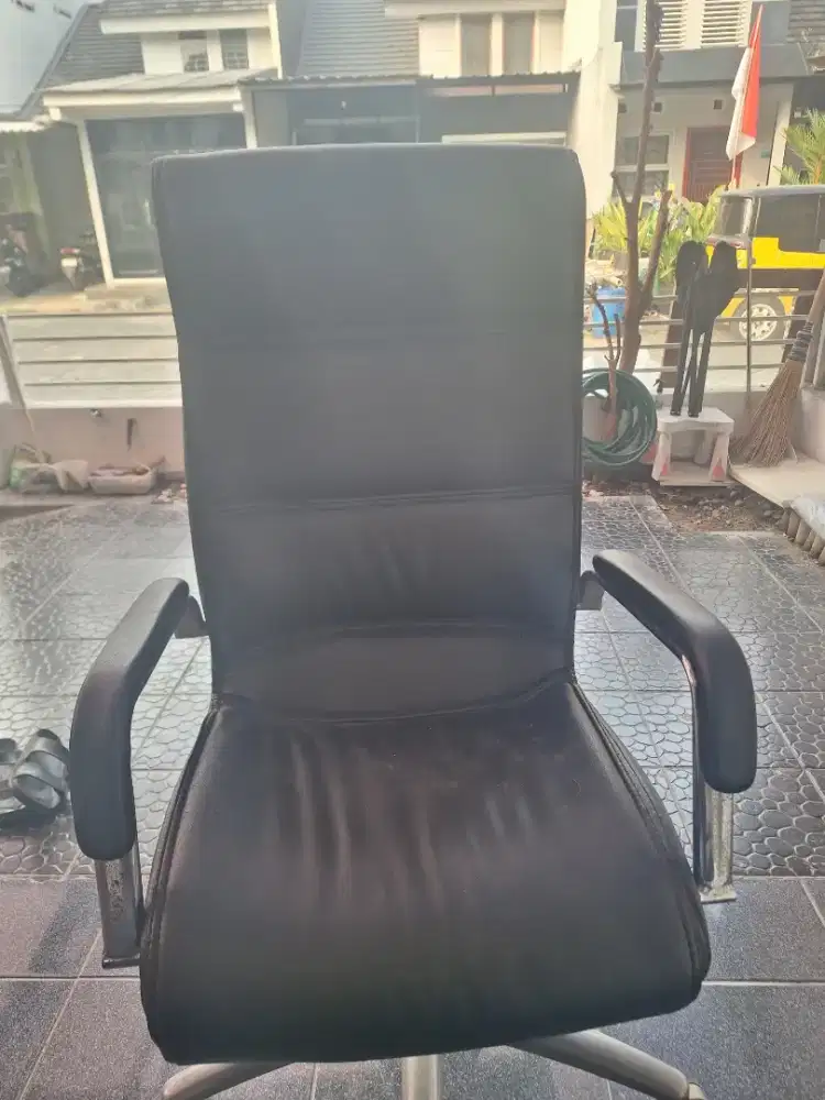 Kursi kantor Donati