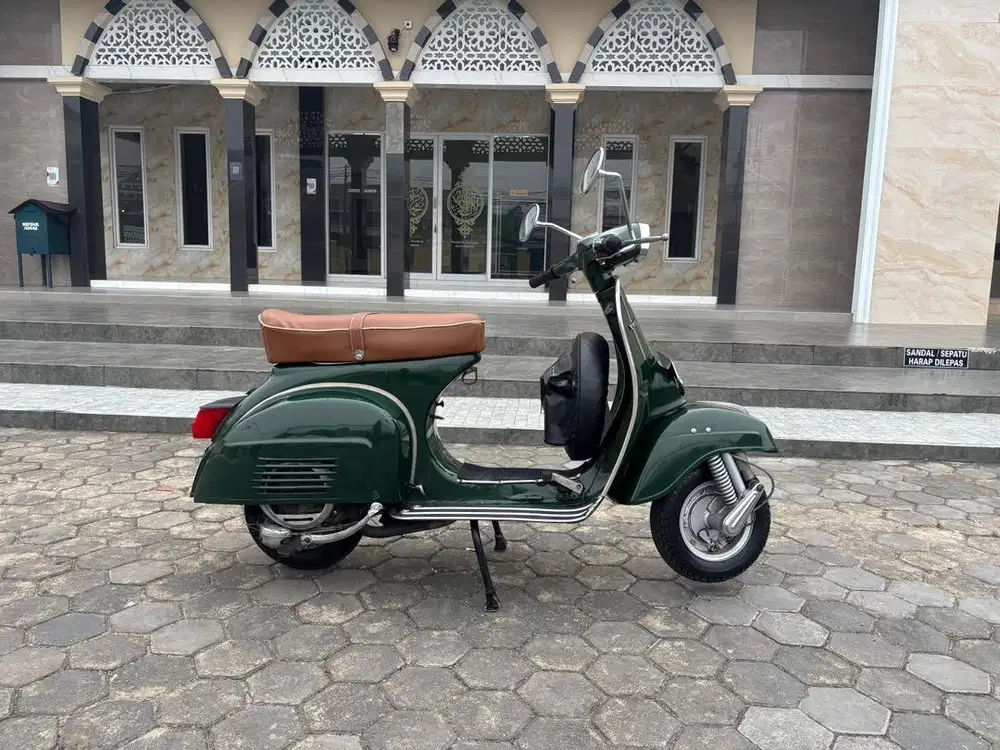 Vespa Super 1978 Kondisi segar