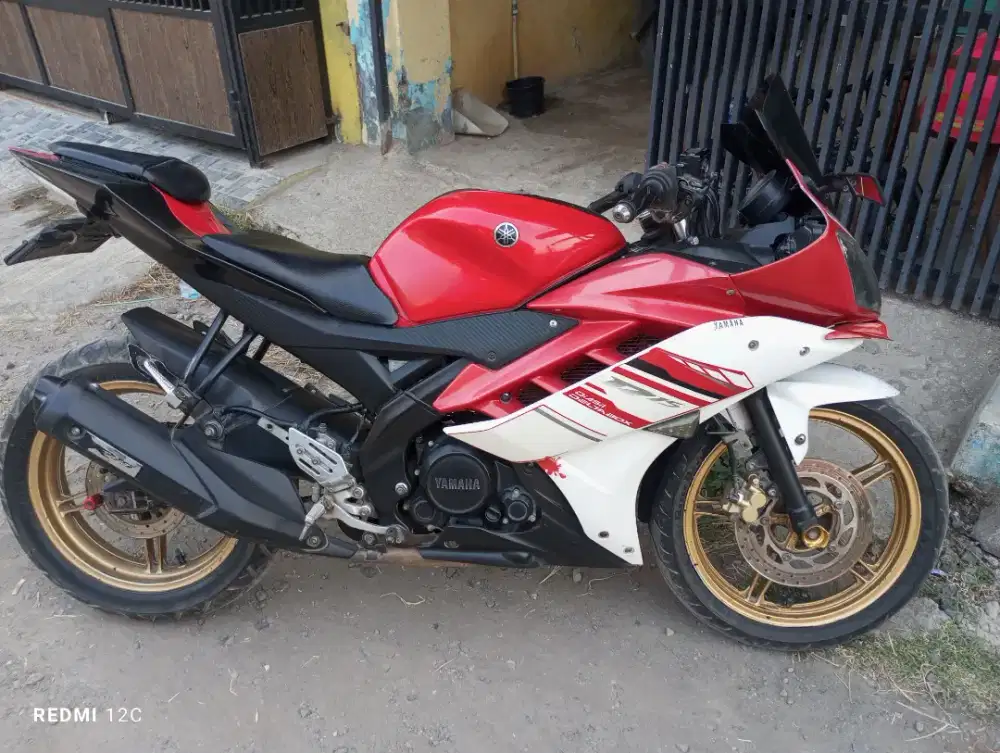 Di jual Yamaha R15 v2 tahun2014