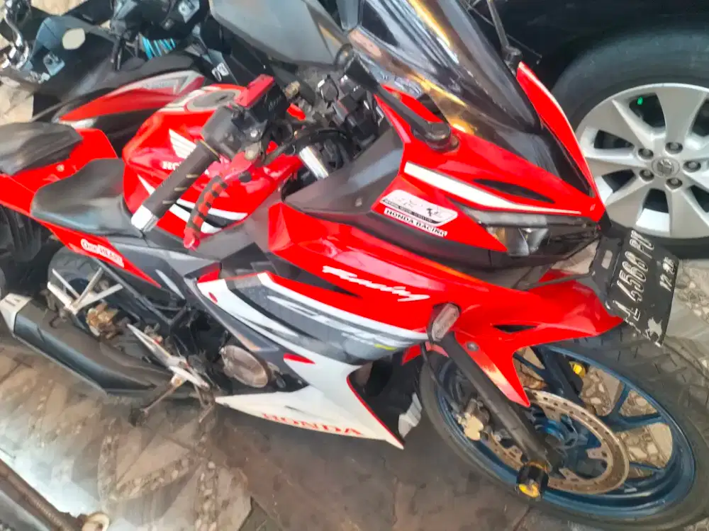Honda CBR 150 CC 2017 PMK  tgn 1 dr baru. PJK aman mesin segell