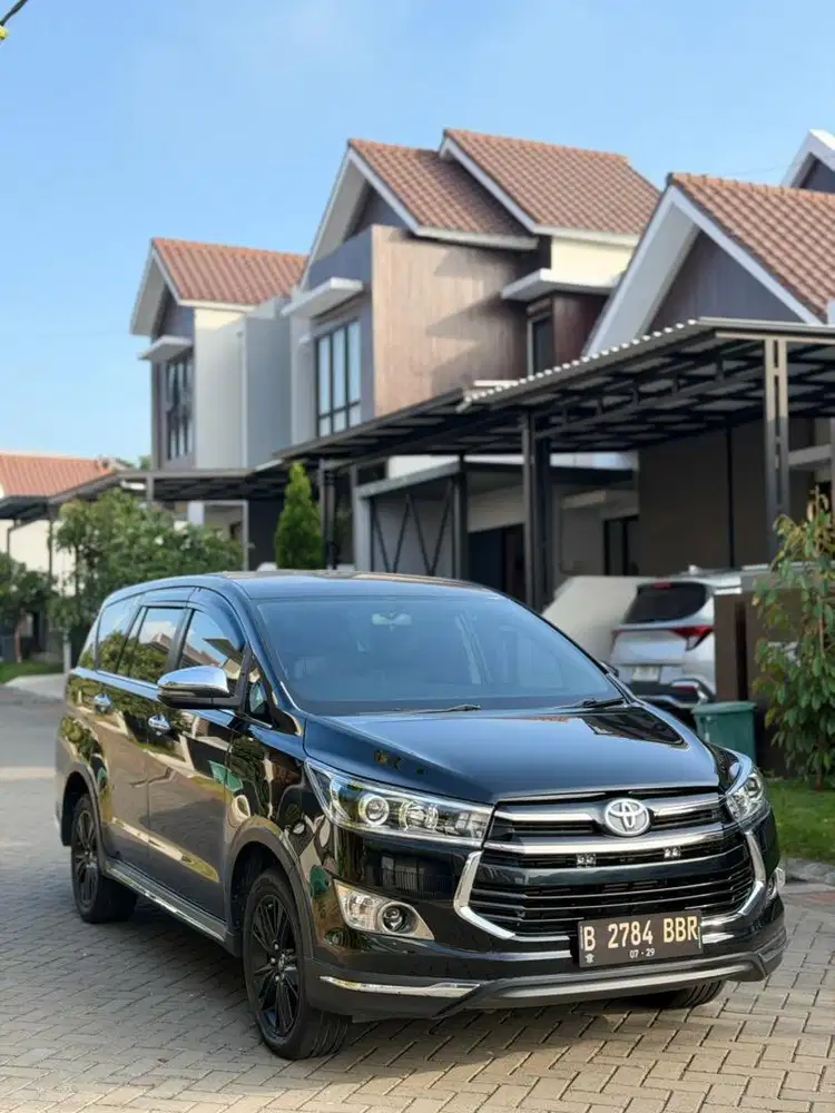 Toyota Venturer matic diesel 2019