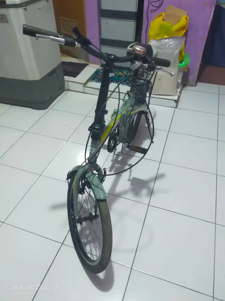 Sepeda lipat Genio ukuran 20 mulus