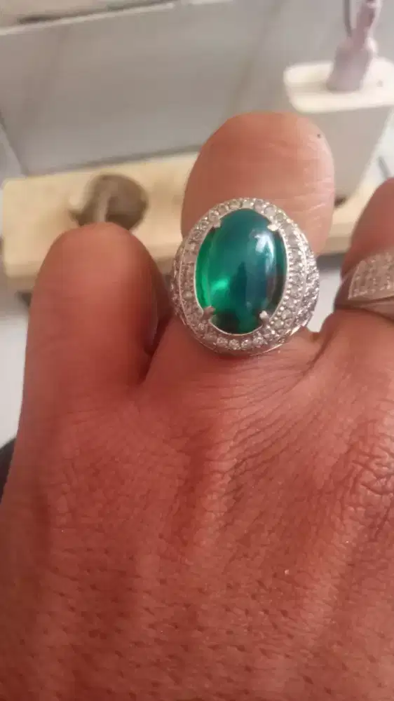 Bacan giwang ajib
