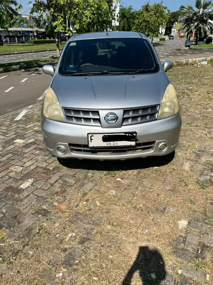 JUAL MOBIL NISSAN GRAND LIVINA