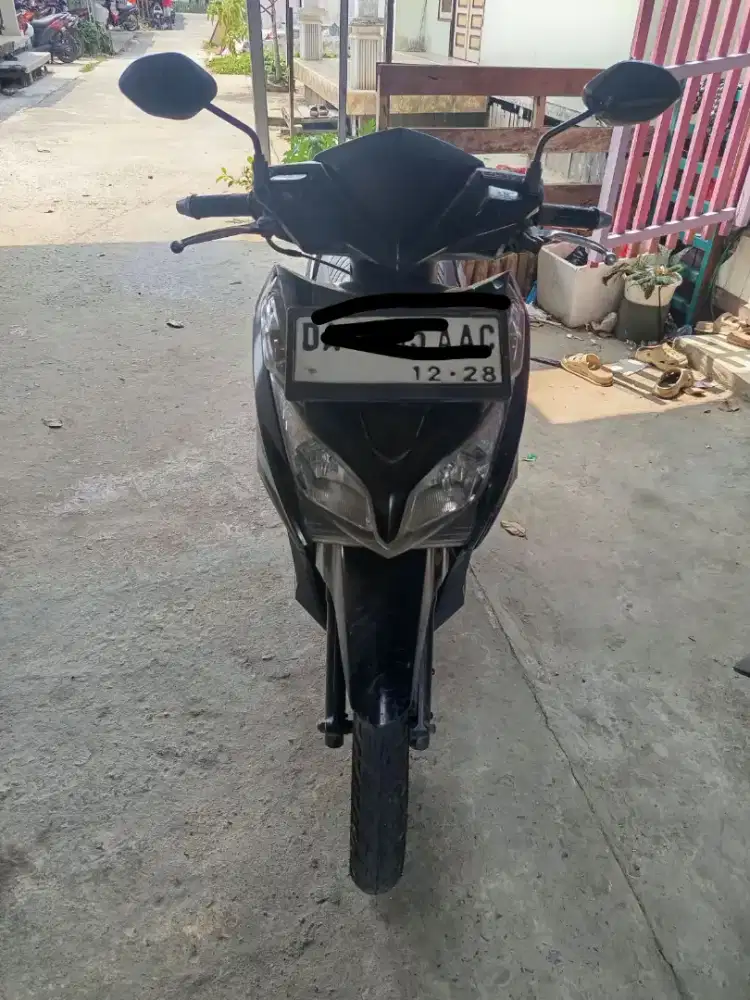Vario 125cc warna hitam