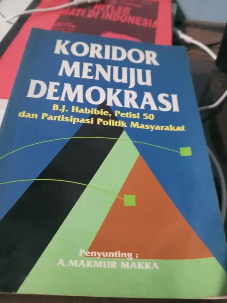 BUKU KORIDOR MENUJU DEMOKRASI ORIGINAL BEKAS