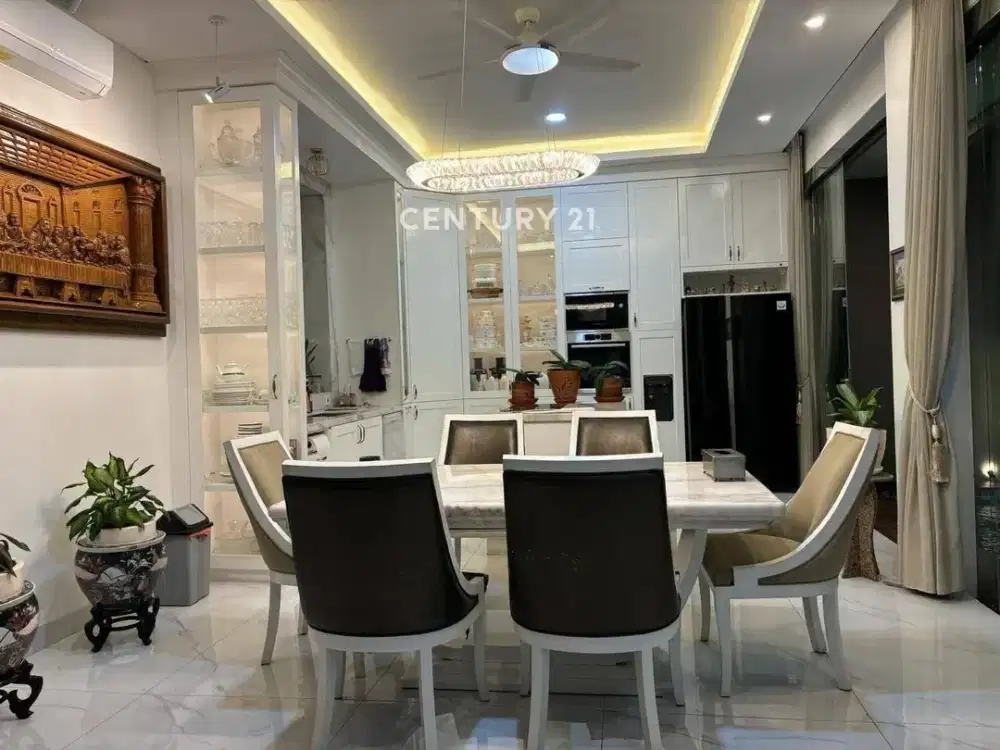 Rumah Mewah 4 Lantai Gading Serpong Private Lift EV Charging