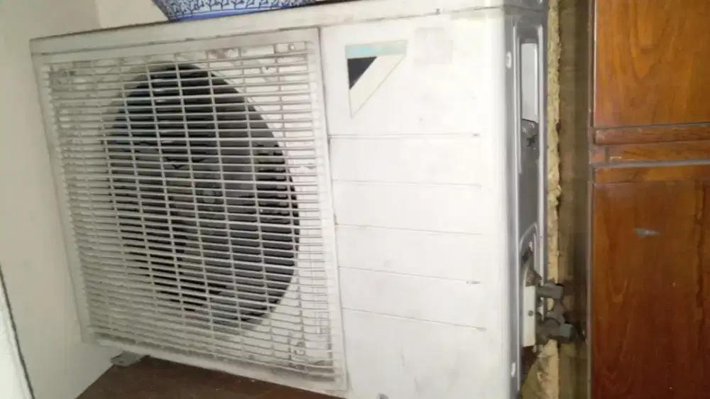 Di jual AC second merk Daikin