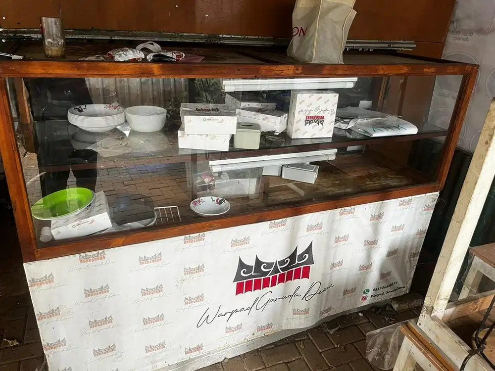 Etalase kaca Bekas area bsd