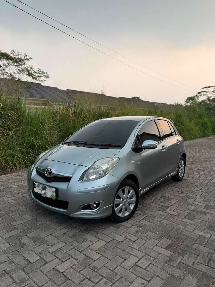 Mobil toyota yaris bakpao E metik automatic 2010 lengkap pajak hidup