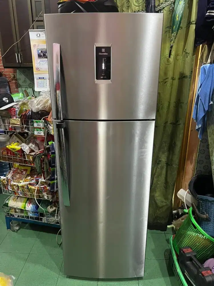 Kulkas Electrolux 2 Pintu