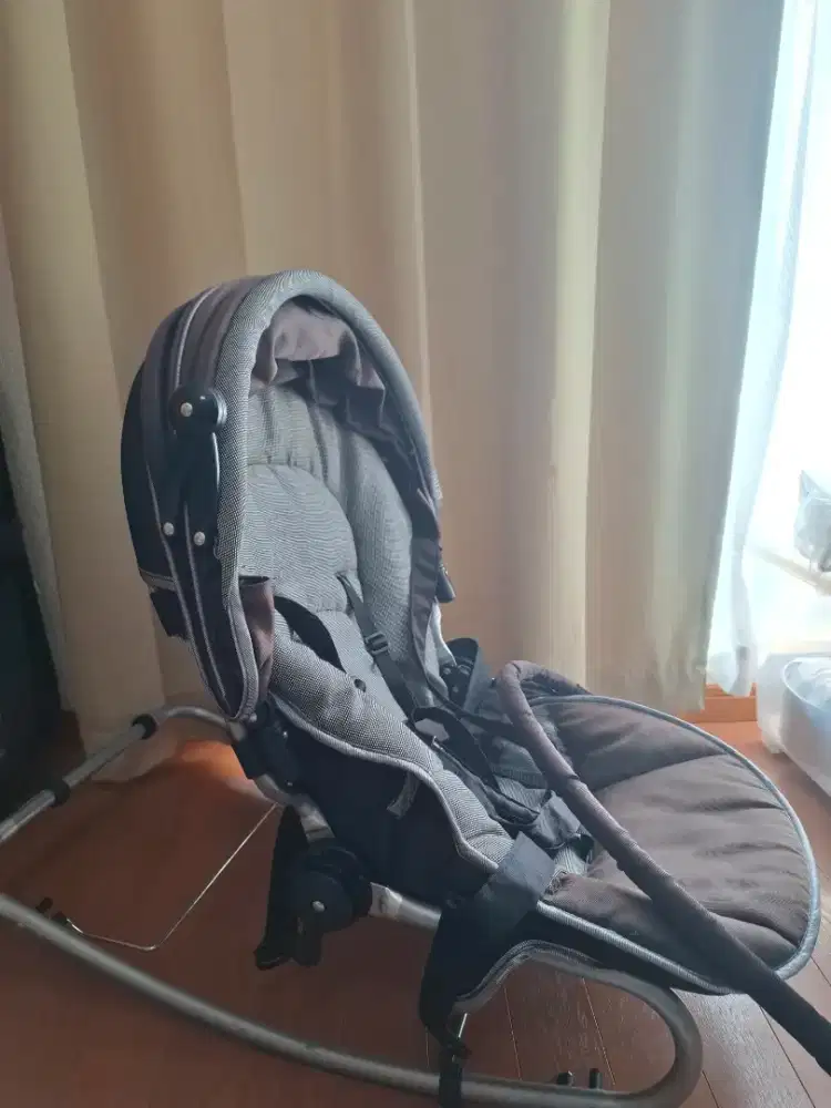 Kursi goyang bayi (KATOJI) jepang