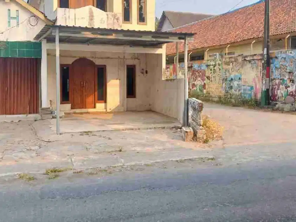 DIJUAL RUMAH PINGGIR JALAN RAYA Sidomoyo Godean - LT 315m² - SHM - 1,5M Nego